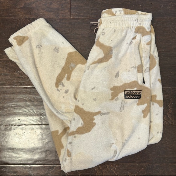 Adidas Originals R.Y.V. Men's Camo Fleece Pants Bottoms Joggers Warm Rare H11443 - Picture 1 of 3
